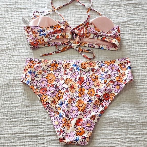 Cupshe Arty Petals Shirred Lace Back Bralette Mid Rise Bikini Set Sz Large NWTS - Picture 13 of 16